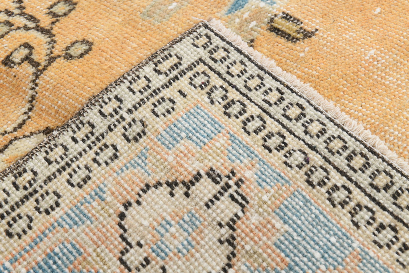 6'1'' x 9'5'' Handmade Vintage Wool Rug - 6881 - 12