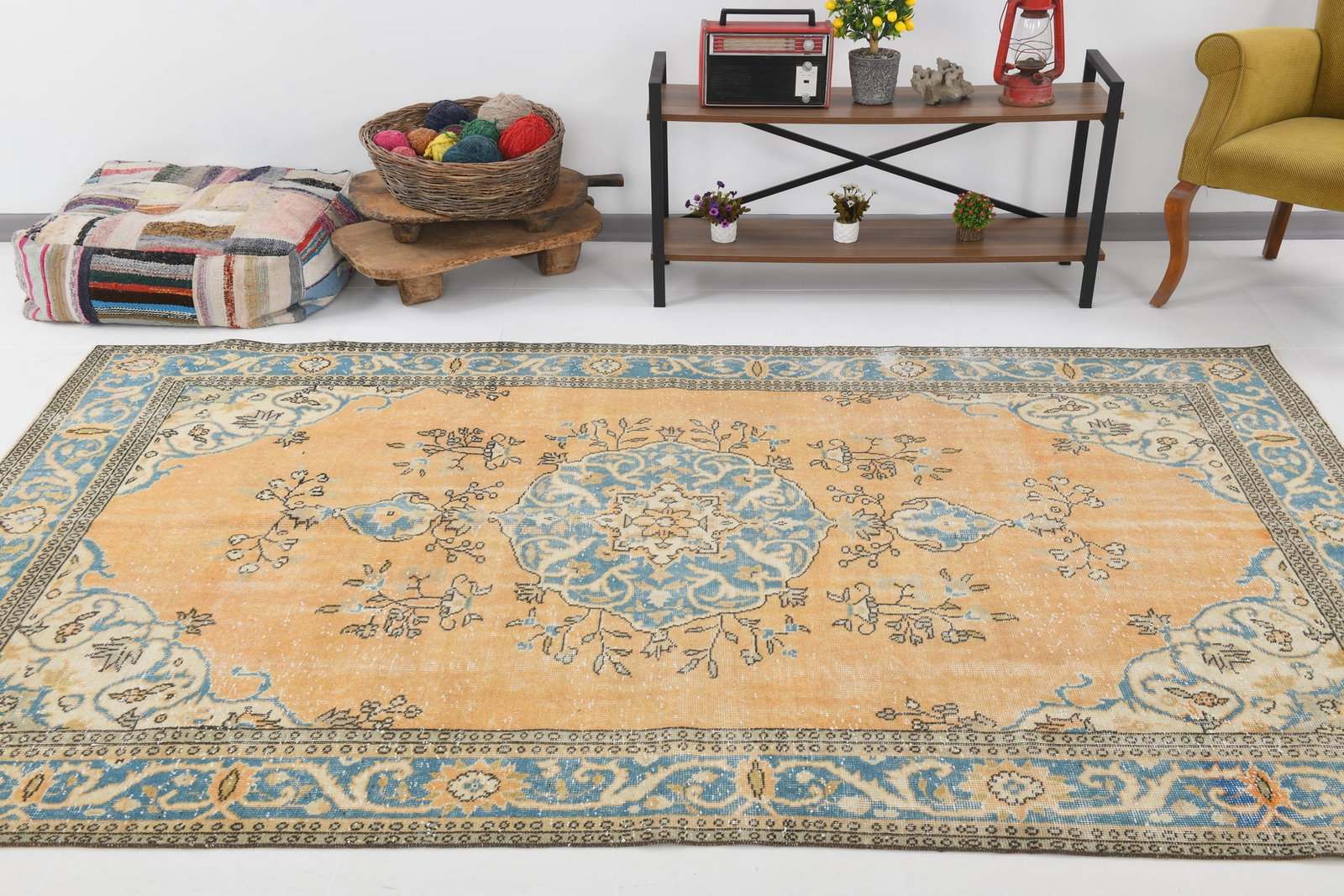 6'1'' x 9'5'' Handmade Vintage Wool Rug - 6881 - 3