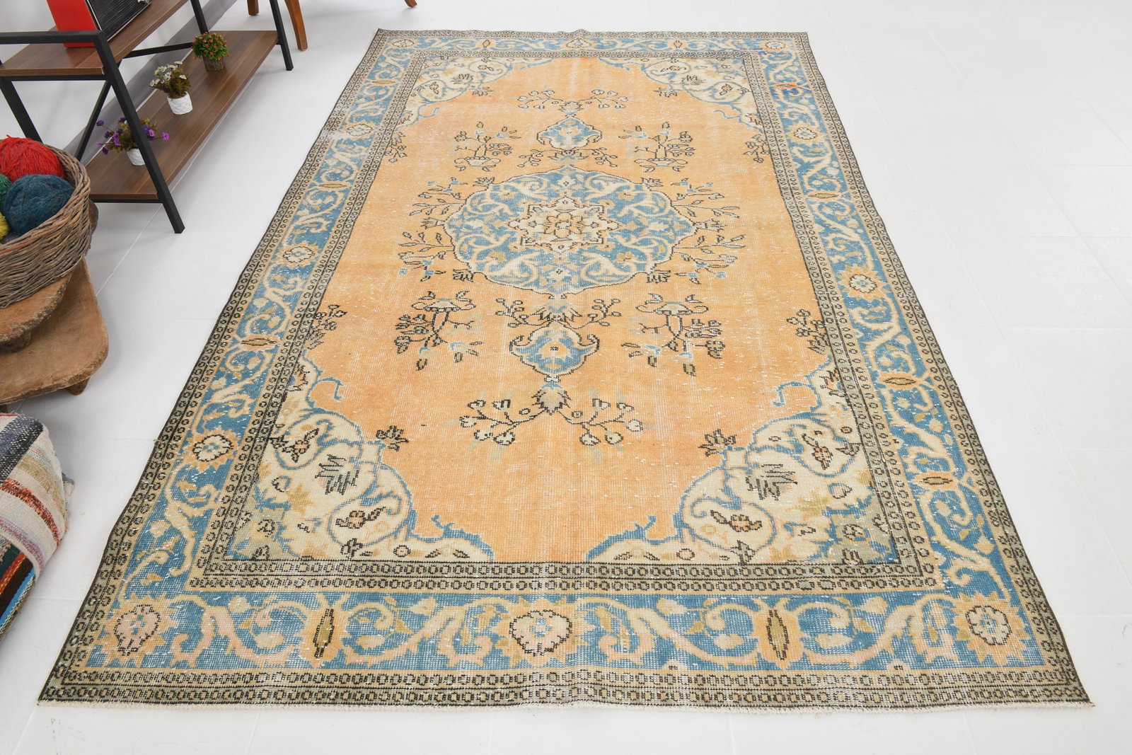6'1'' x 9'5'' Handmade Vintage Wool Rug - 6881 - 5