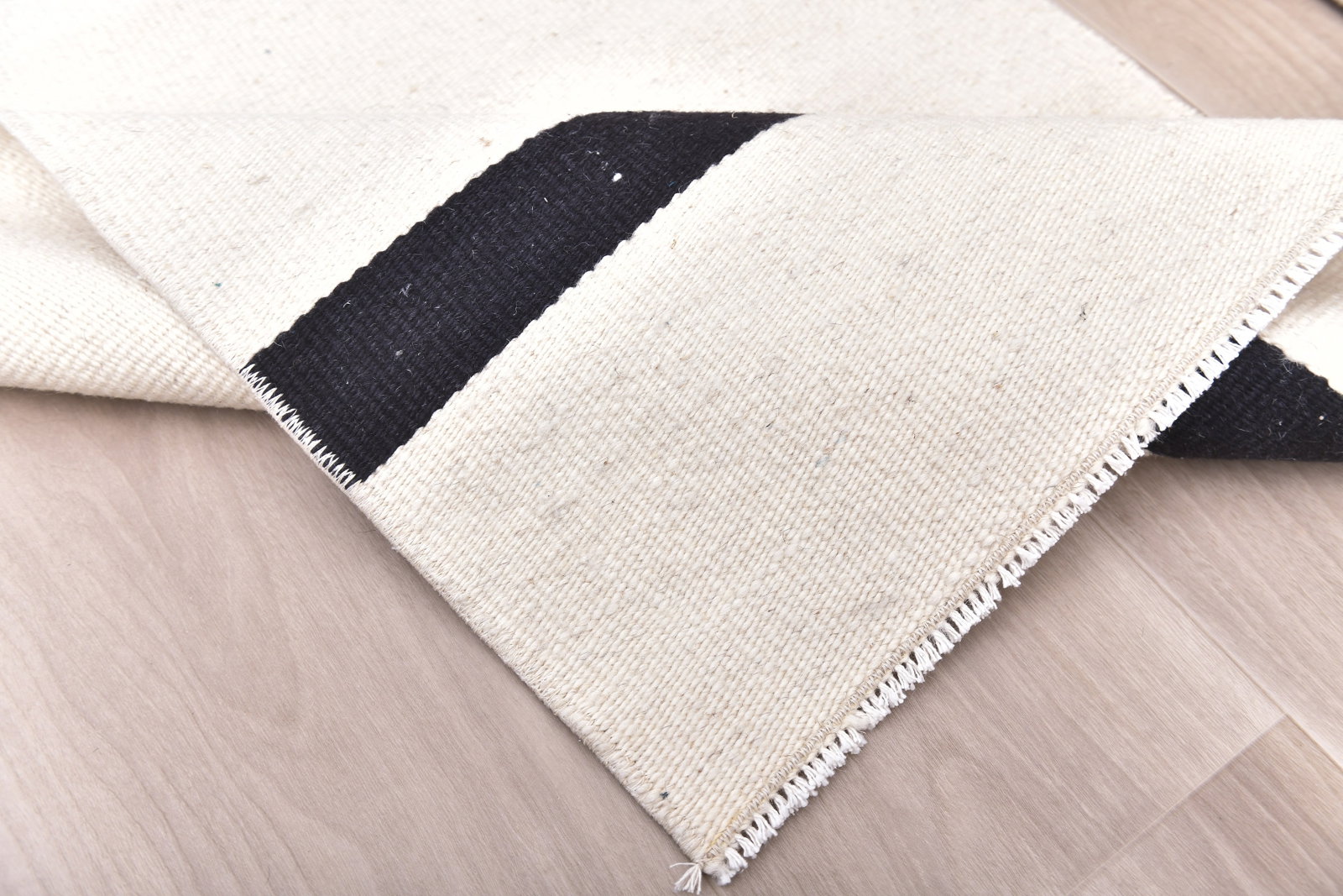 2'1'' x 6'7'' Handmade Vintage Wool Rug - 240089 - 12