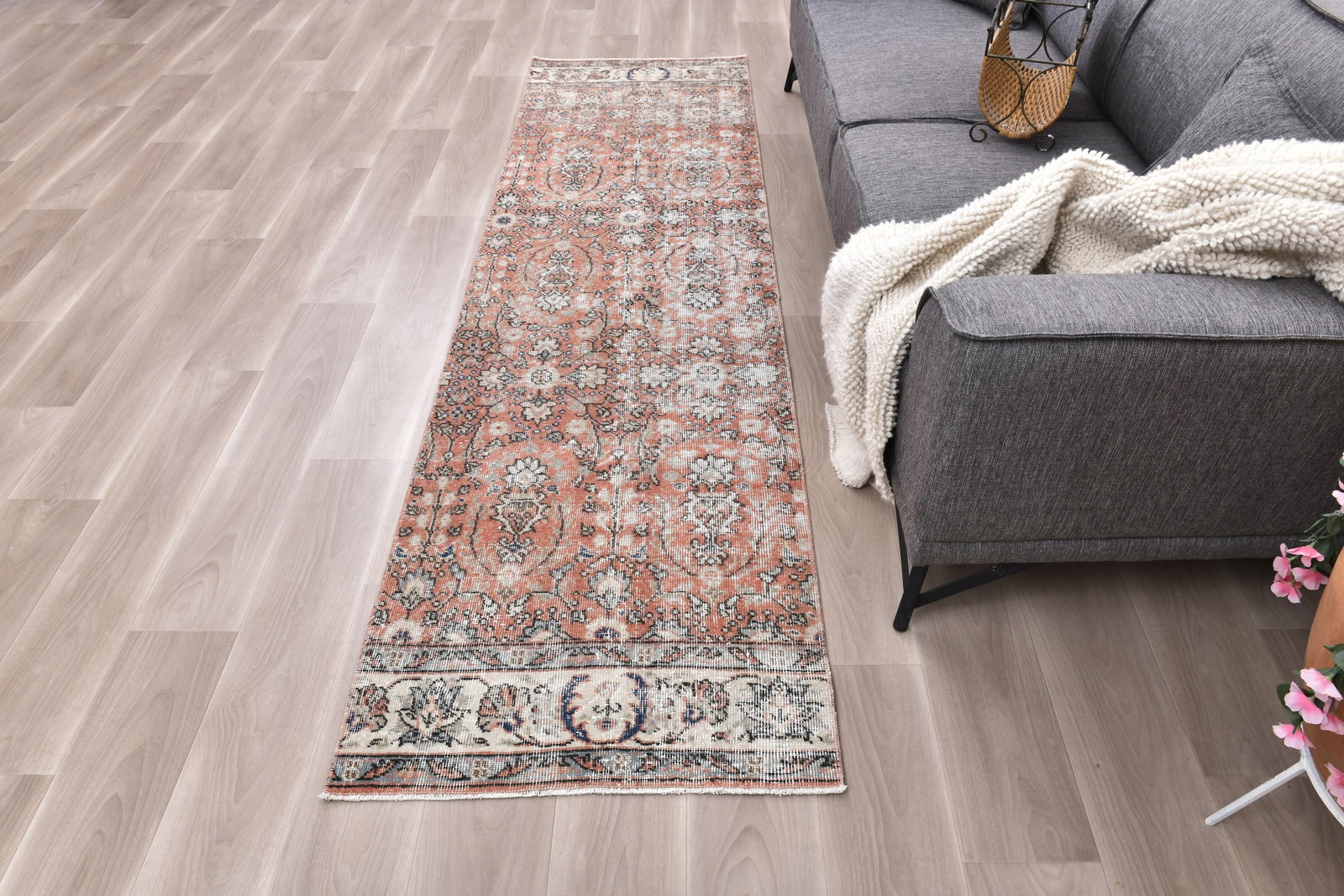2'7'' x 9'3'' Handmade Vintage Wool Rug - 242348 - 3