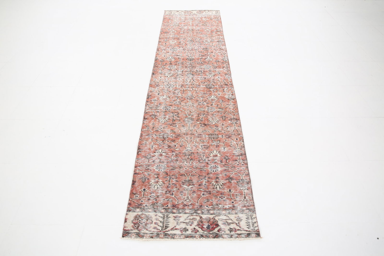 2'3'' x 9'5'' Turkish Vintage Runner Rug - 5596 - 2