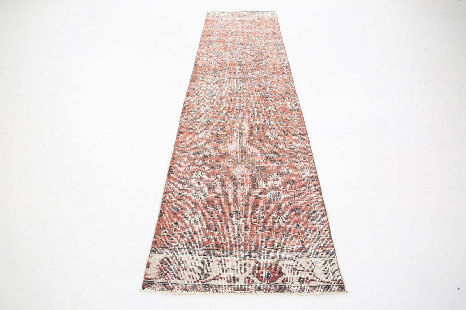 2'3'' x 9'5'' Turkish Vintage Runner Rug - 5596 - 3