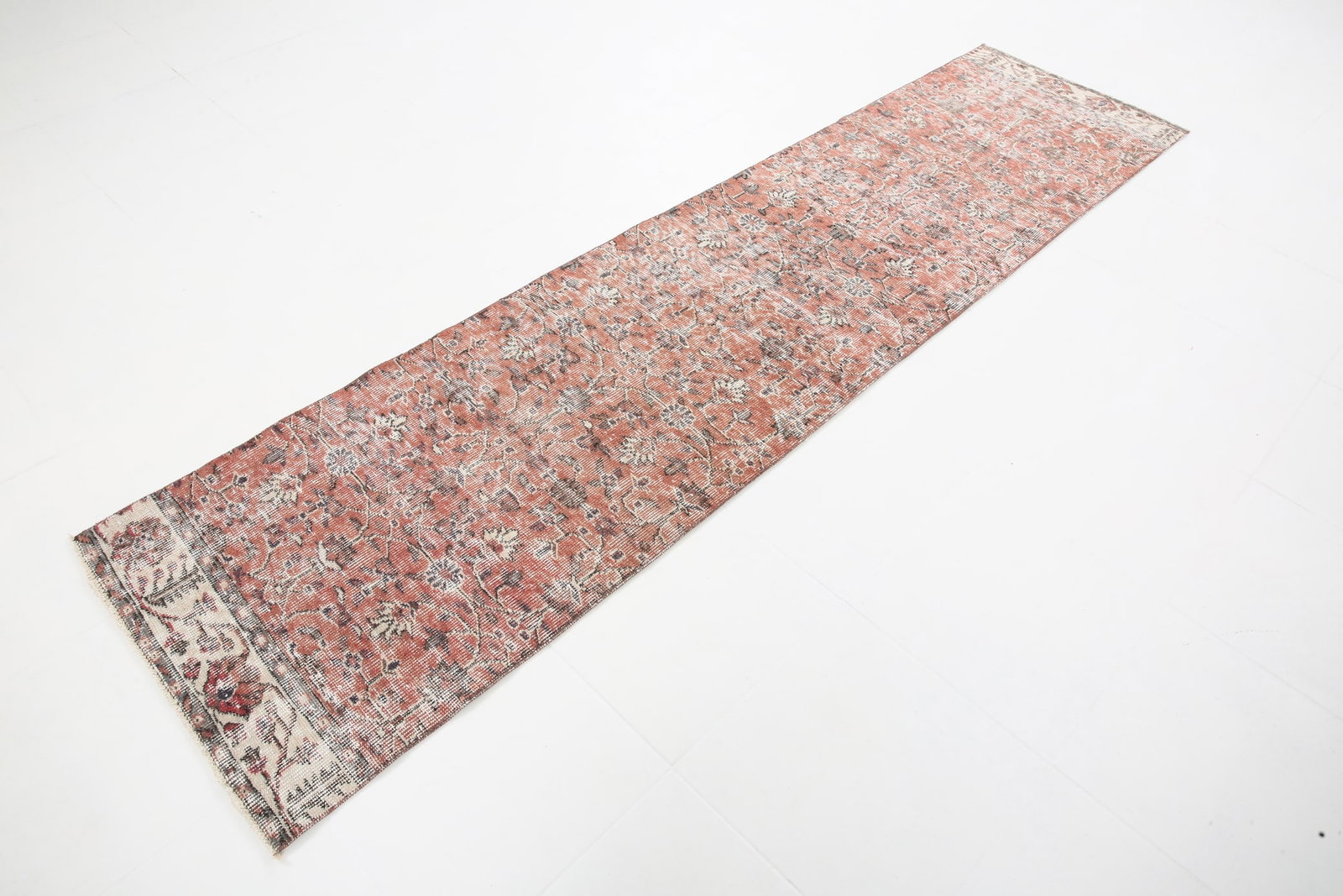 2'3'' x 9'5'' Turkish Vintage Runner Rug - 5596 - 6