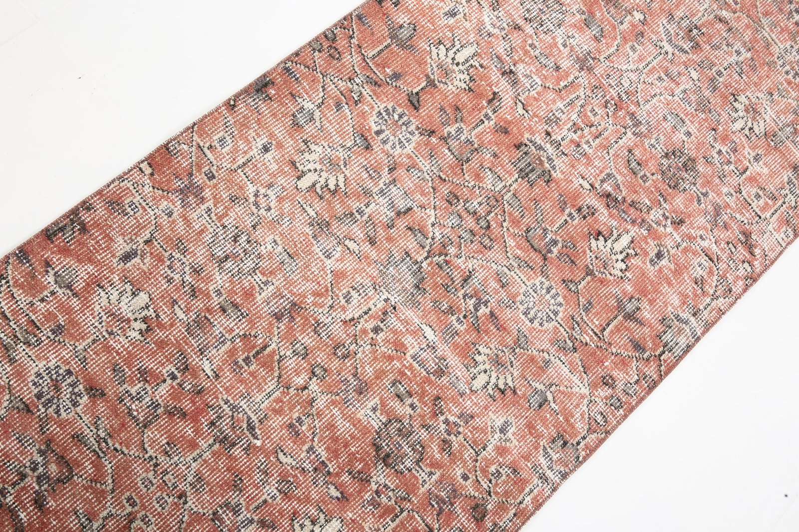 2'3'' x 9'5'' Turkish Vintage Runner Rug - 5596 - 8