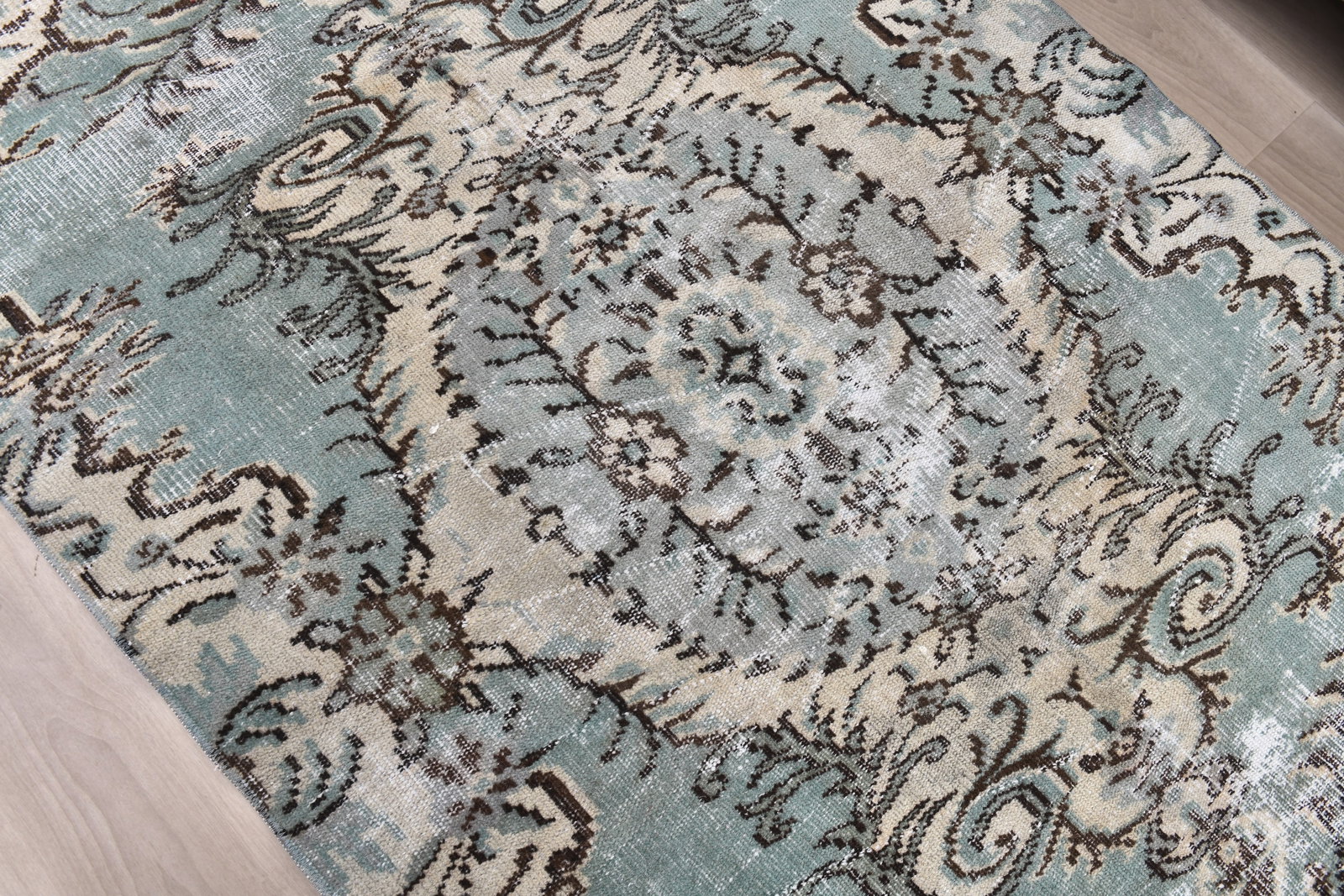 4'1'' x 7'1'' Handmade Vintage Wool Rug - 242352 - 4