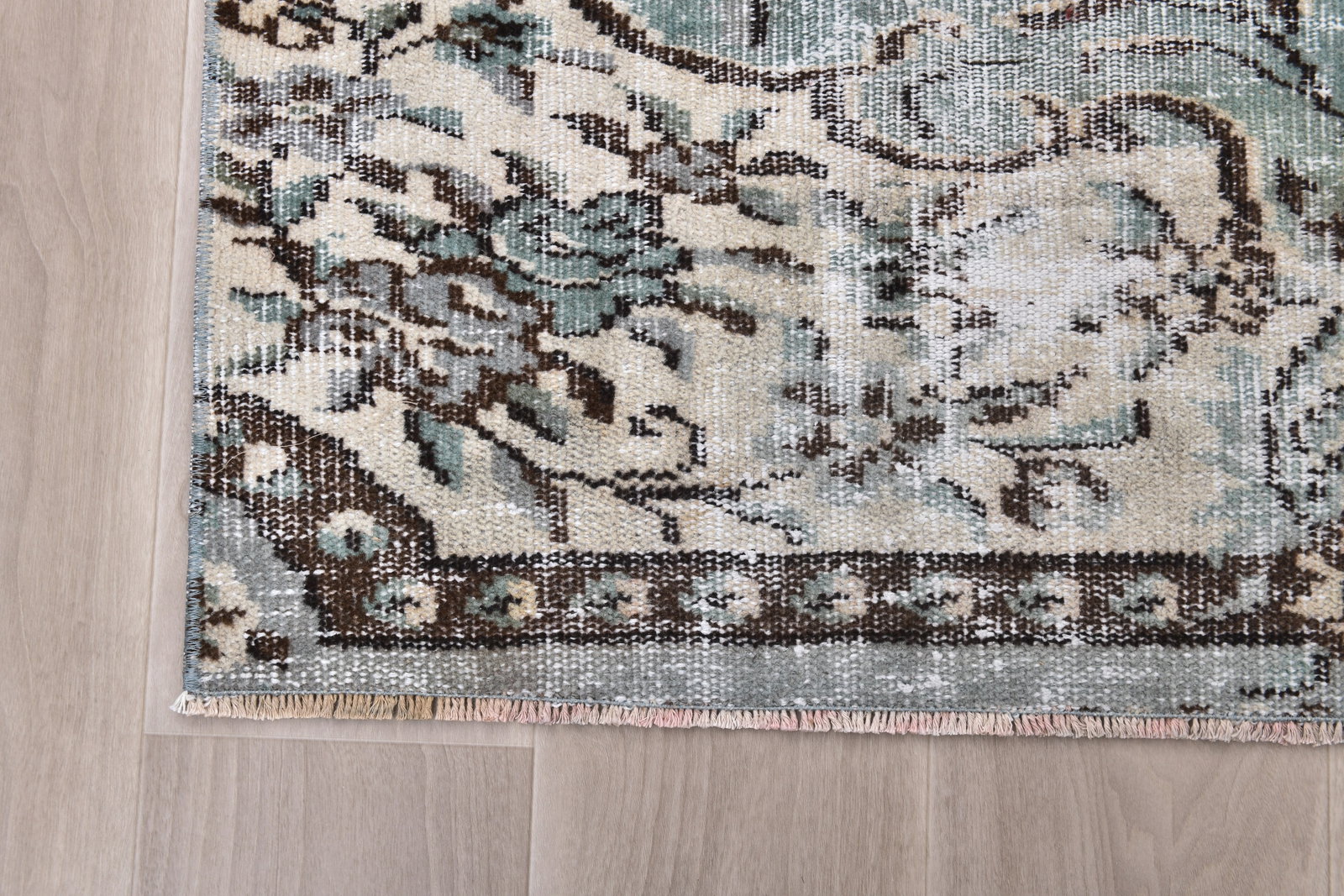 4'1'' x 7'1'' Handmade Vintage Wool Rug - 242352 - 9