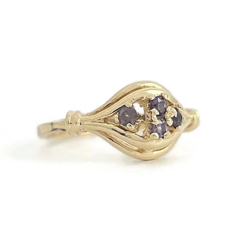 Vintage 1930's 1940's Amethyst Cluster Gemstone Ring 14K Gold, 1.94 Grams: Vintage 1930's 1940's Amethyst Cluster Gemstone Ring 14K Gold, 1.94 Grams Make a statement with this lovely ring! Please let us know if you have any questions. Circa: 1930's - 1940's Gemstone: 4 round