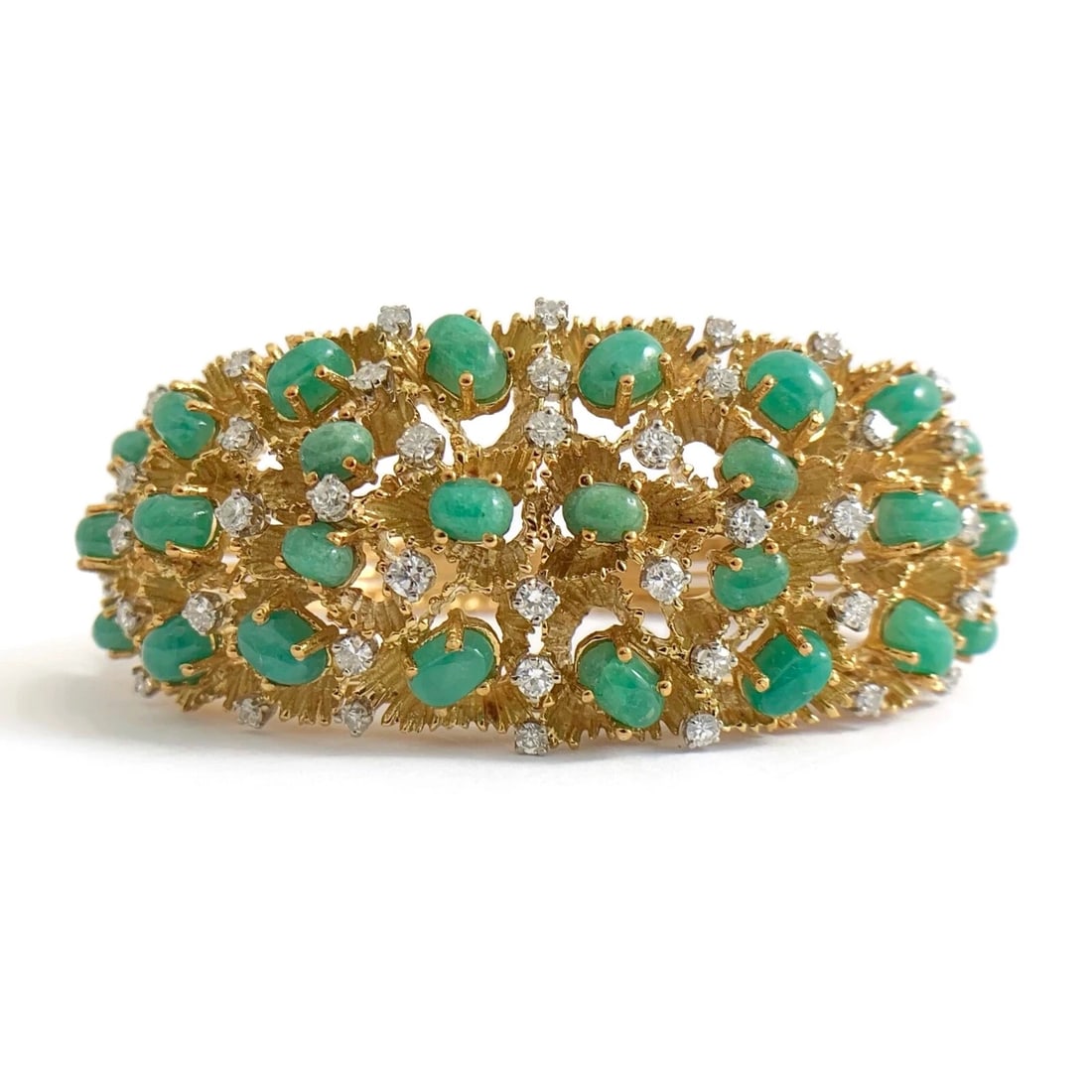 Vintage Green Cabochon Emerald Diamond Bangle Bracelet 18K Yellow Gold, 65 Grams: Vintage Green Cabochon Emerald Diamond Bangle Bracelet 18K Yellow Gold, 65 Grams This is a gorgeous vintage bangle bracelet that will make a statement. Please let us know if you have any questions. Ci
