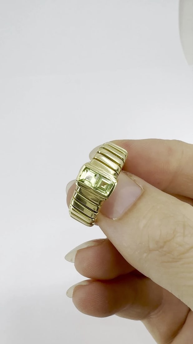 Vintage Bvlgari Bulgari 18k Gold Tubogas Peridot Ring, circa 1990s - 2