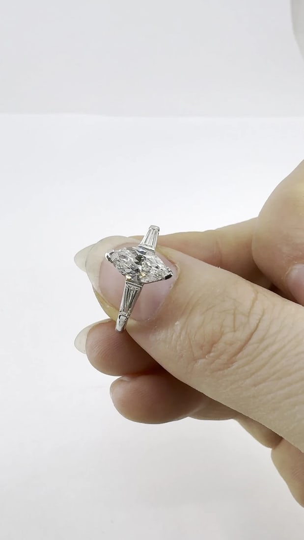 Vintage Platinum 1.07 Carat Marquise Diamond Three Stone Ring - 2
