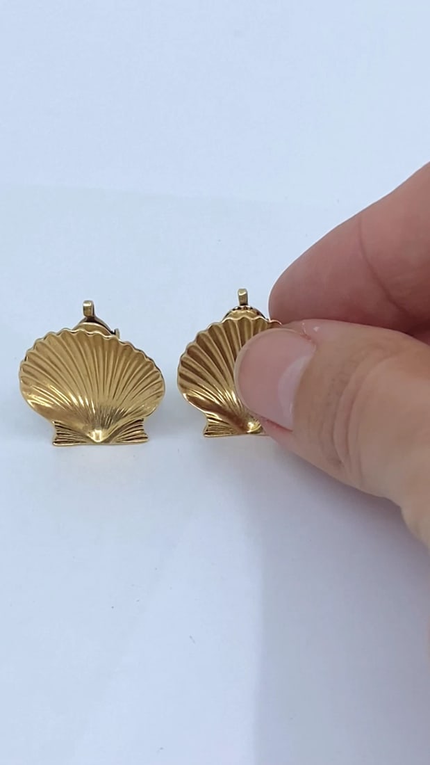Cartier 14k Gold Shell Vintage Clip-On Earrings - 2