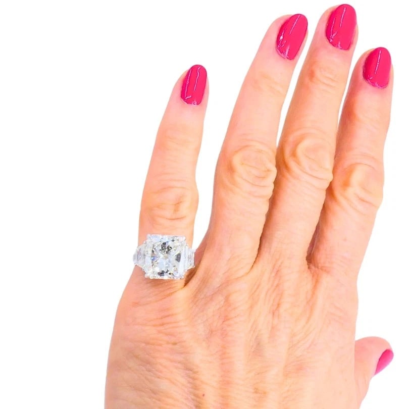 8.02-carat GIA Certified Diamond RING 18k White Gold Modern Jewelry - 9