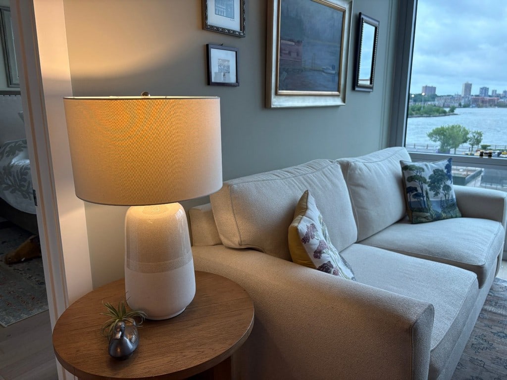 Contemporary Ceramic Table Lamp - 3
