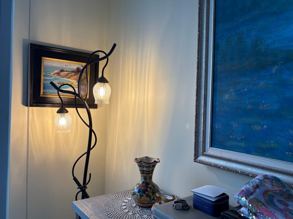 Twisted Vine Motif Two-Light Floor Lamp - 2