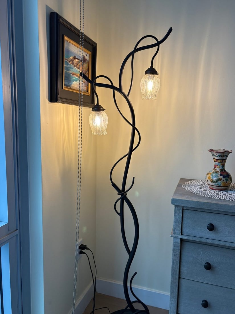 Twisted Vine Motif Two-Light Floor Lamp - 3