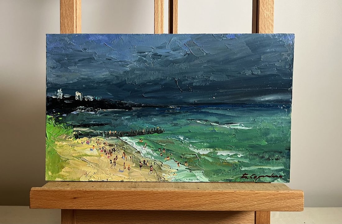 Oil painting People on the beach Boris Serdyuk: №AAA3780This oil painting cardboard, titled "People on the beach", the composition balances human activity and the vastness of the seascape, guiding the viewer’s eye across different