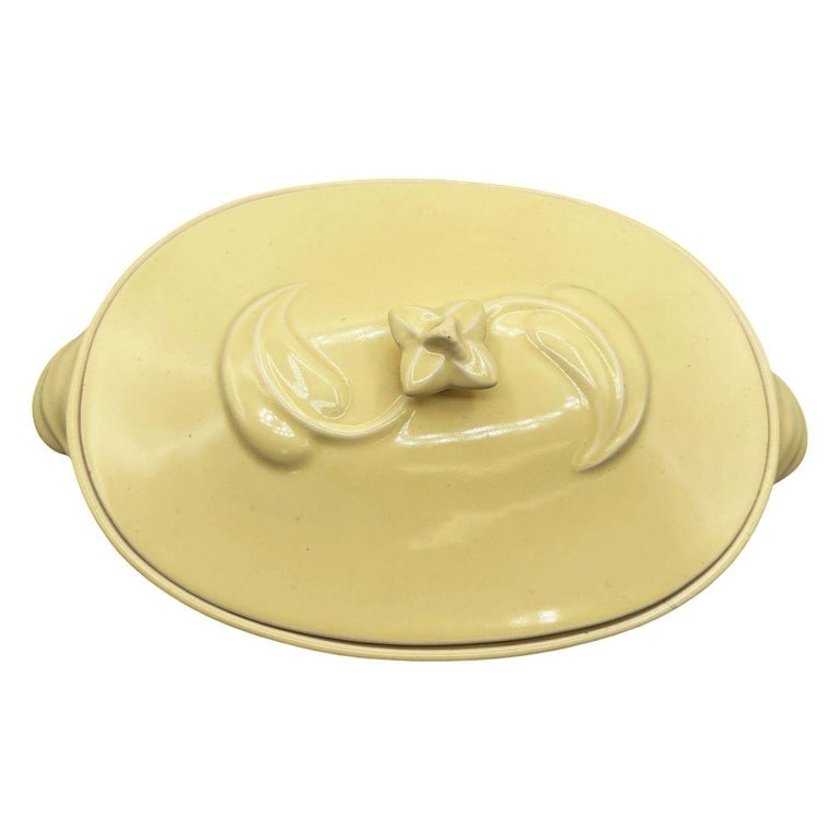 Mid-Century California Pottery Yellow Casserole Dish w/ Lid by Vernon Kilns - 4