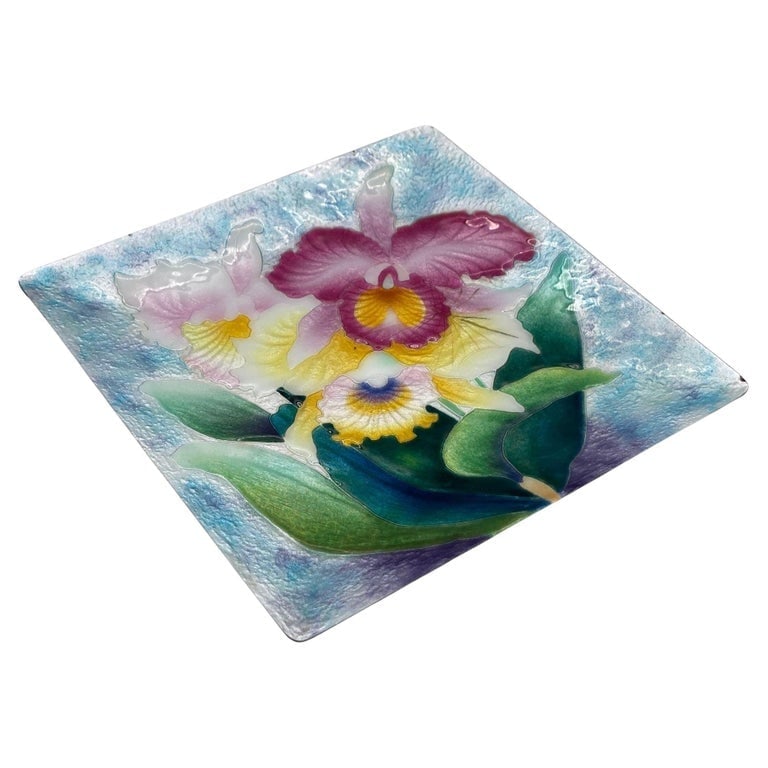 Bonne Couleur Electroforming Cloisonne Tropical Floral Plate: Vibrant and richly detailed, this signed Bonne Couleur electroforming cloisonn decorative plate features a bold pink hibiscus in full bloom. The glossy enamel surface enhances its three-dimensional
