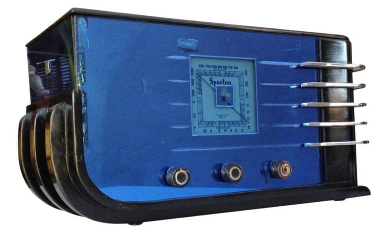 1936 Sparton Model 557 "Sled" Cobalt Glass Deco Radio by Walter Dorwin Teague - 4