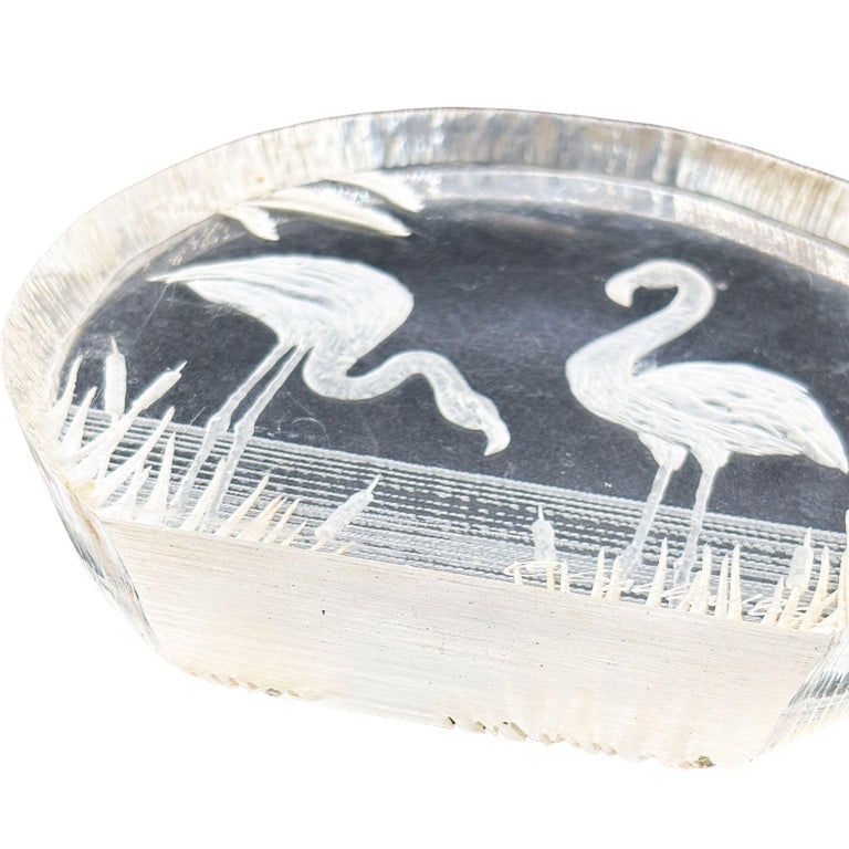 Modern Flamingos In Water Round Reverse Carved Lucite Paperweight Sculpture - 4