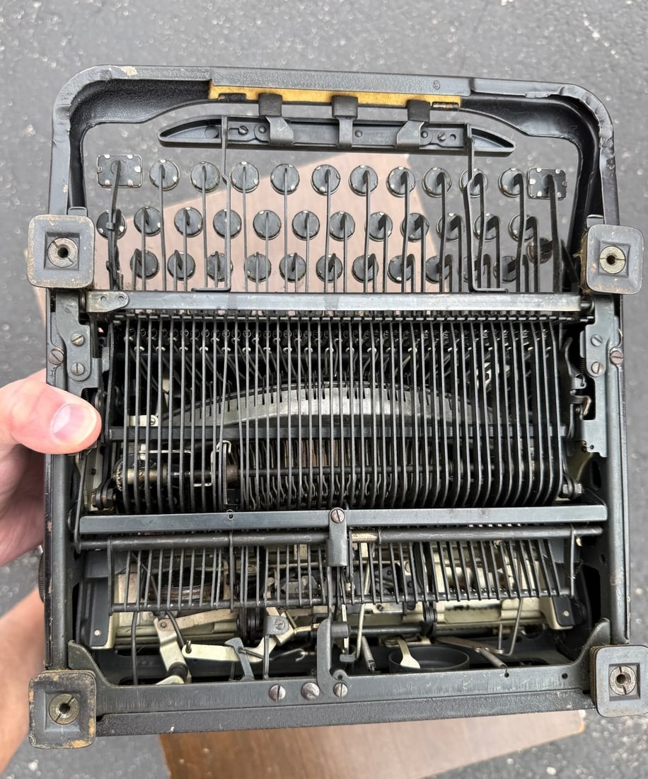 Royal Arrow Portable Typewriter with Case - 5