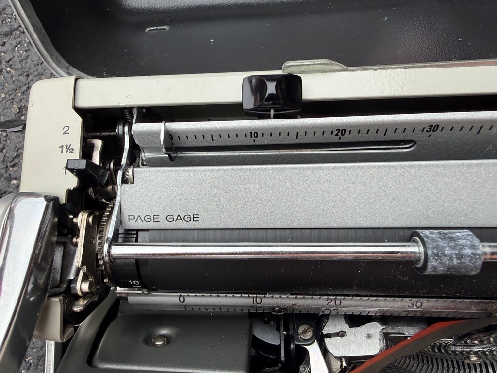 Smith-Corona Electra 120 Electric Typewriter - 3