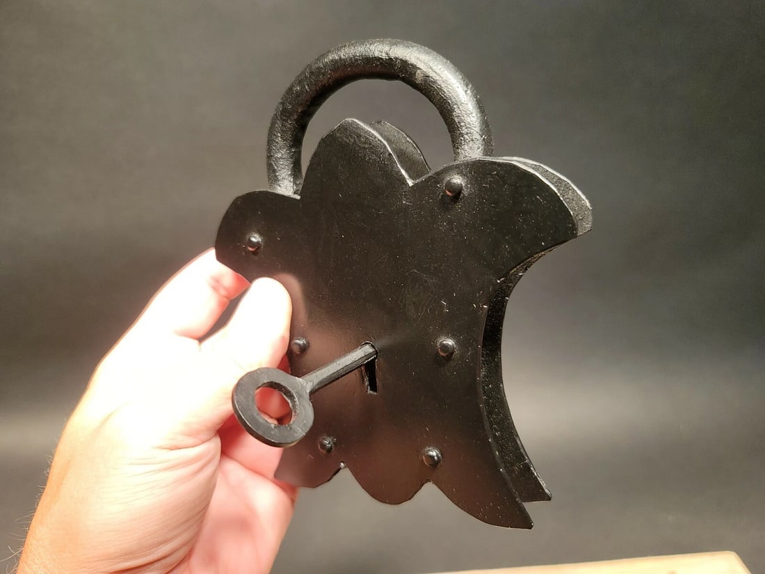 Cast Iron Padlock Lock & Key - 8
