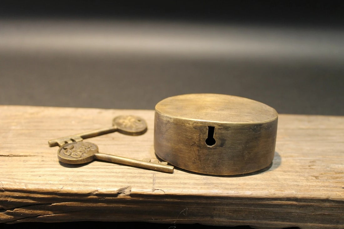 Brass & Iron Trunk Chest Box Ford Lock Padlock - 6