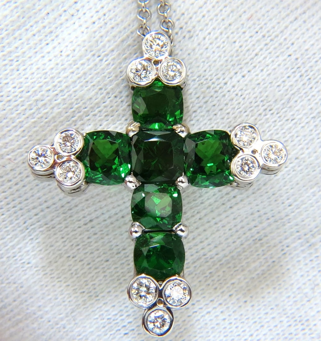 7.42CT NATURAL VIVID GREEN TSAVORITE DIAMONDS CROSS PENDANT 14KT **: Title: 7.42CT NATURAL VIVID GREEN TSAVORITE DIAMONDS CROSS PENDANT 14KT ** Description: MAGNIFICENT INVESTMENT JEWELS 3D Rare design Natural Tsavorite diamonds cluster cross 6.92ct. Natural Cushion