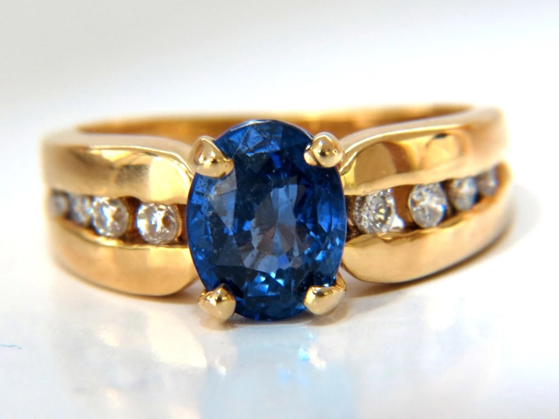 GIA Certified 2.66ct natural no heat sapphire diamond ring 14kt. unheated blue*v: Title: GIA Certified 2.66ct natural no heat sapphire diamond ring 14kt. unheated blue*v Description: GIA Certified 2.30ct. Natural No heat Sapphire ring. Report: 5151053377 Oval cut: 8.25 X 6.60 X