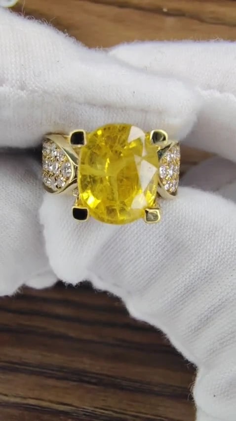 7.06ct Natural yellow sapphire ring 18kt. Raised Bead Set *v - 3