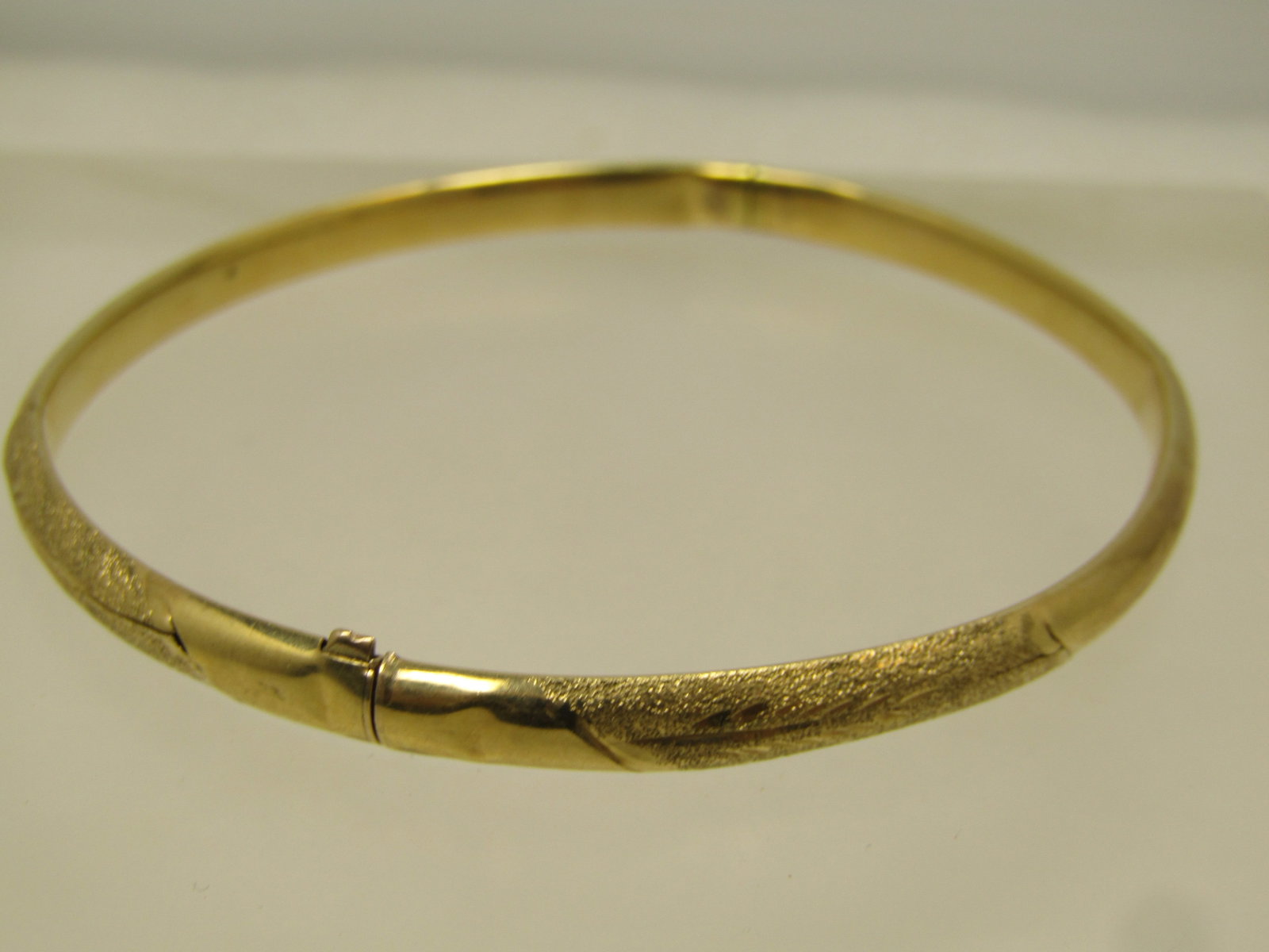 Vintage 10kt Hinged Bangle Bracelet, 7.5" 1940'S-1950'S - 3