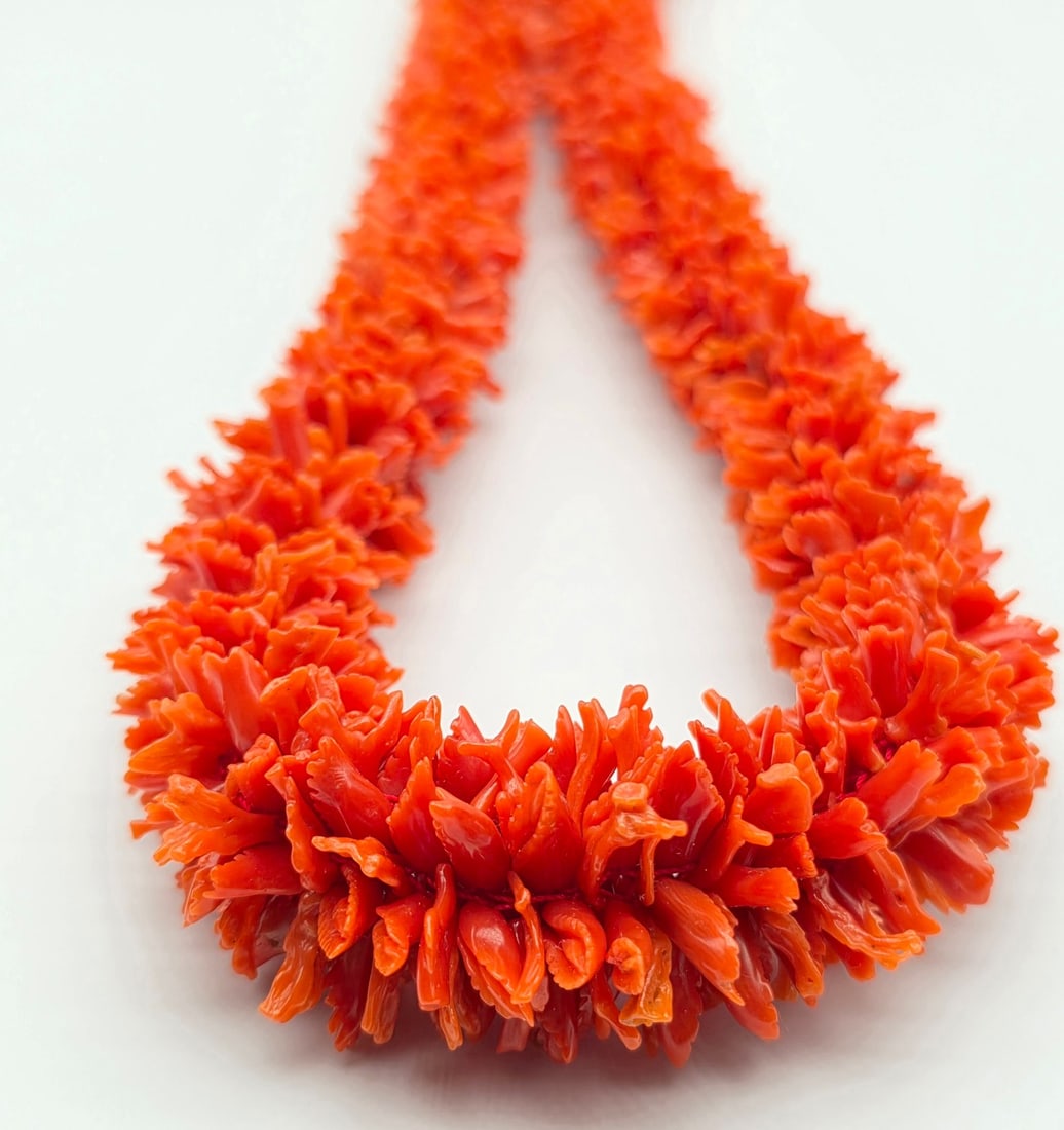 Extraordinary Red Coral Necklace With 18kt Gold Clasp - 2