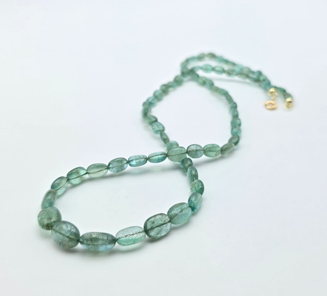 Graduated Emerald Necklace With 18kt (750) Yellow Gold Clasp - 3