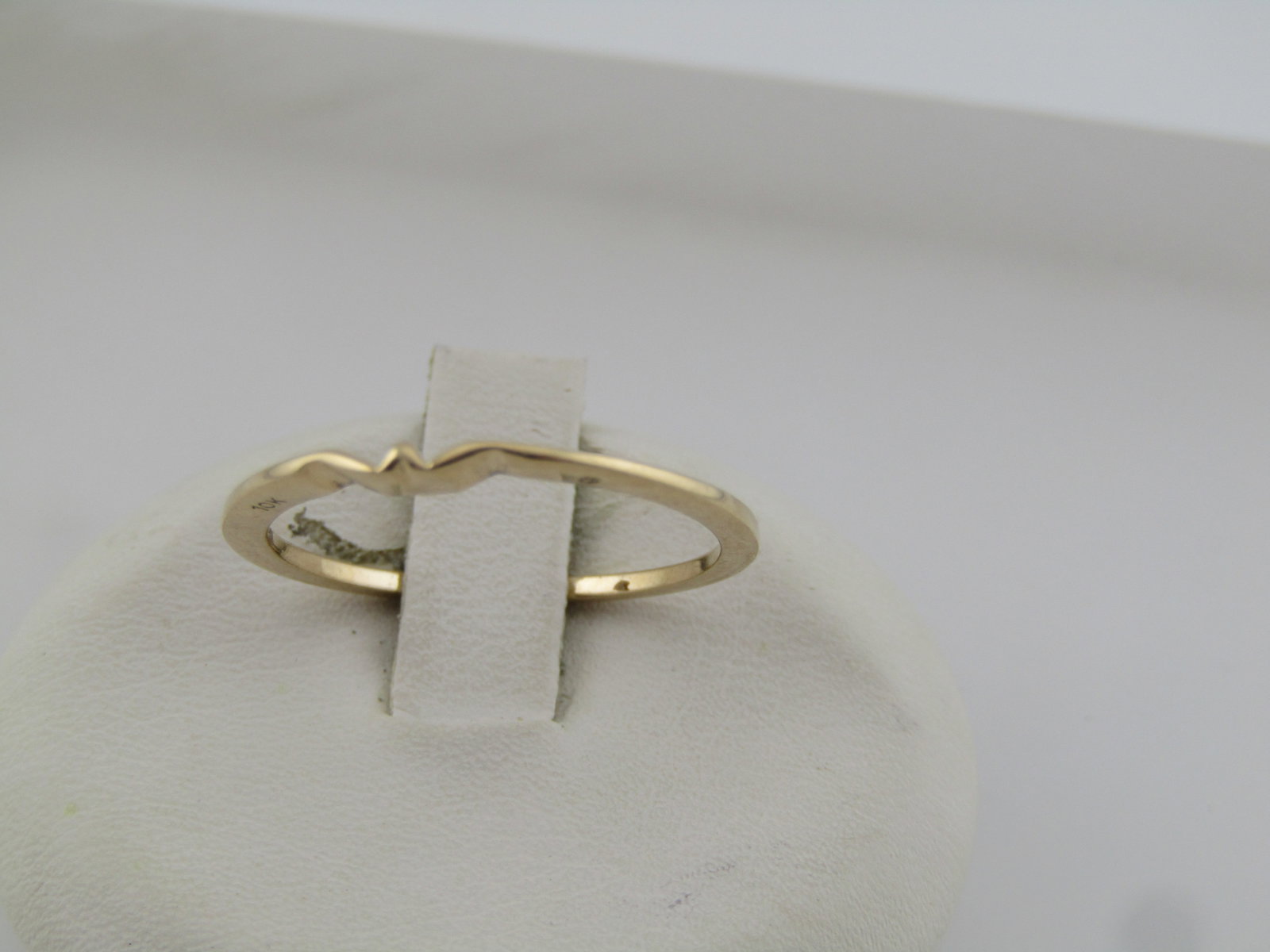 Vintage 10kt Stackable Gold Ring, Sz. 7. Short Curved Center, 1980'S-1990'S (1 of 6)