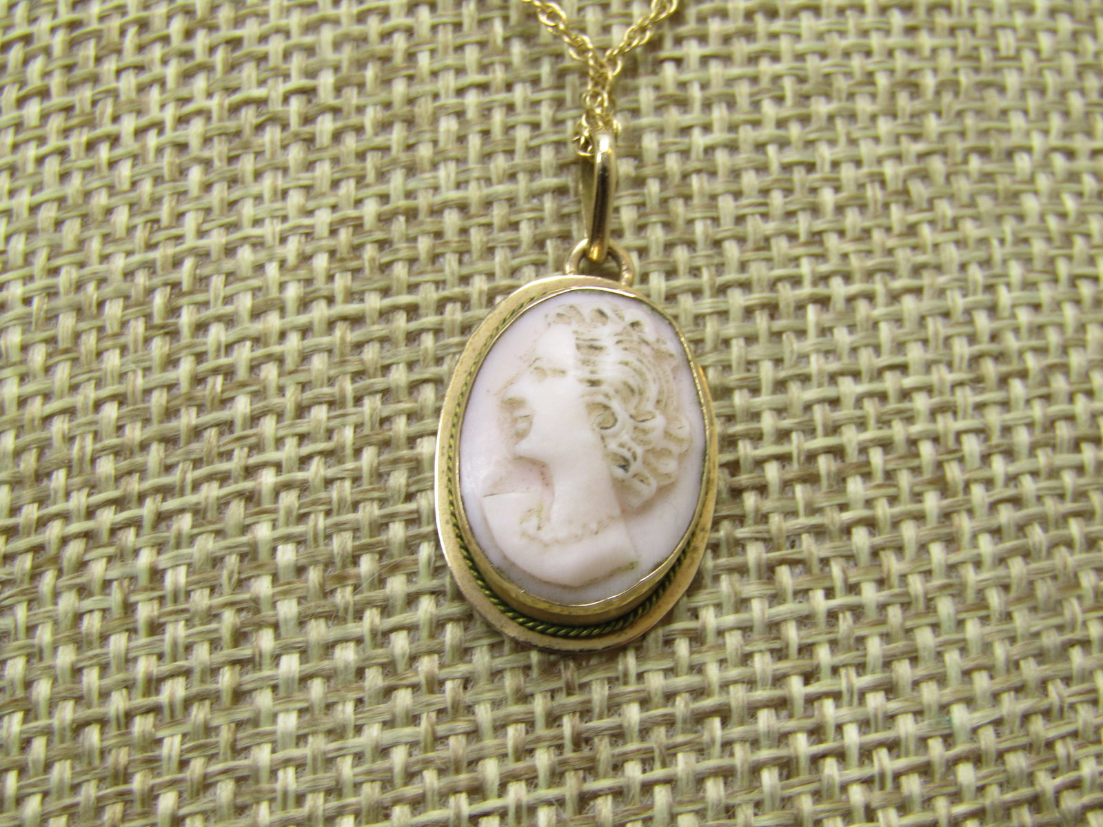 Vintage 14kt Cameo Necklace, 26", Signed A And Z, 1940'S - 2