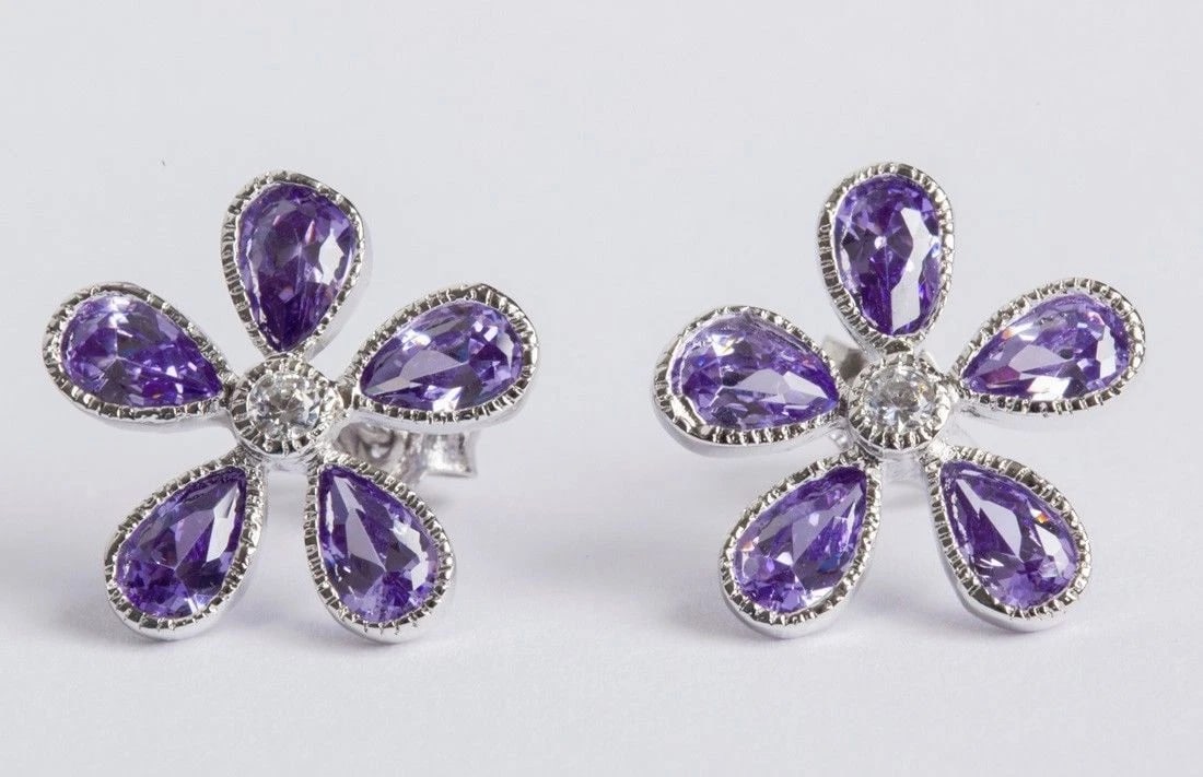 Sterling Silver Colored Cubic Zirconia Flower Earrings: Title:Sterling Silver Colored Cubic Zirconia Flower Earrings Description:A great combination of style, fashion and design! Dead stock vintage. Circa 1980’s. The earrings measure ½” in