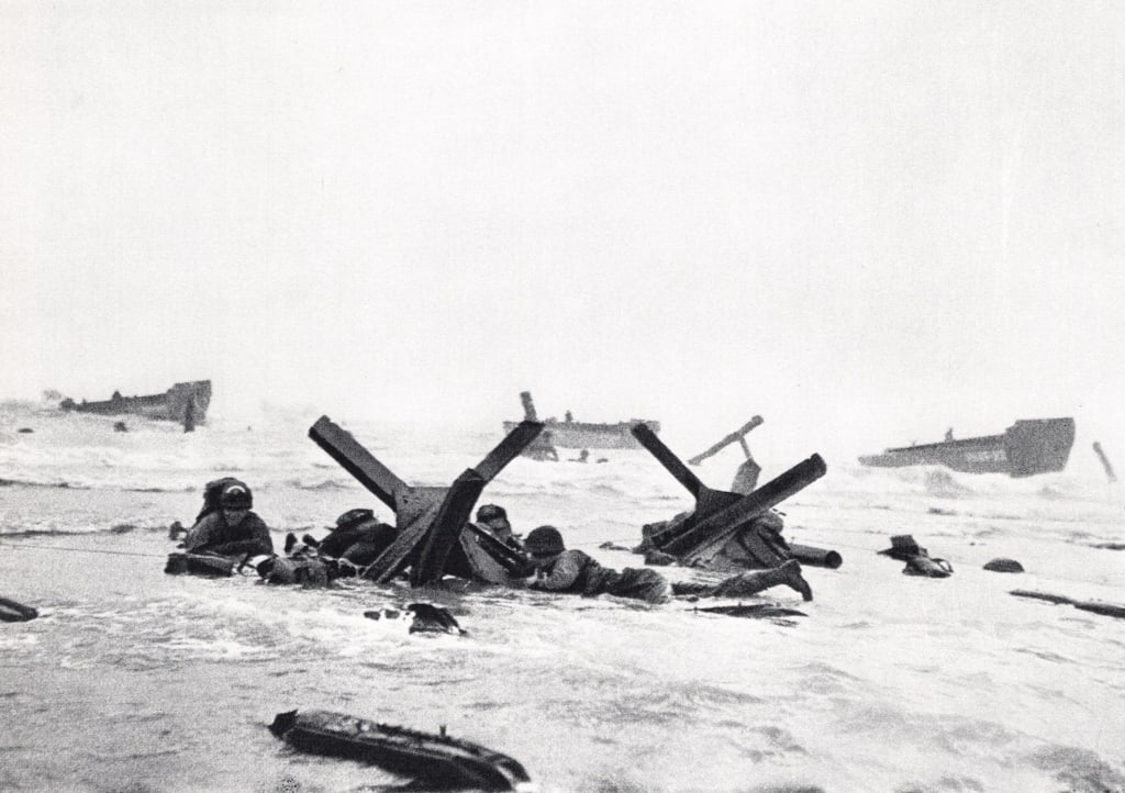 ROBERT CAPA - D-Day, Omaha Beach