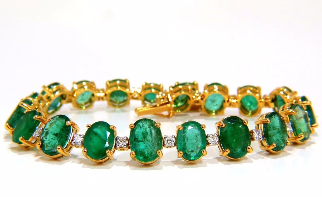 Emerald bracelet 27.42ct & .75ct diamonds classic tennis 14kt. natural greens**: Title: Emerald bracelet 27.42ct & .75ct diamonds classic tennis 14kt. natural greens** Description: Fresh Greens . 27.42ct. Natural Emeralds & .75ct Diamonds bracelet. Emeralds: oval, brilliant cuts. 