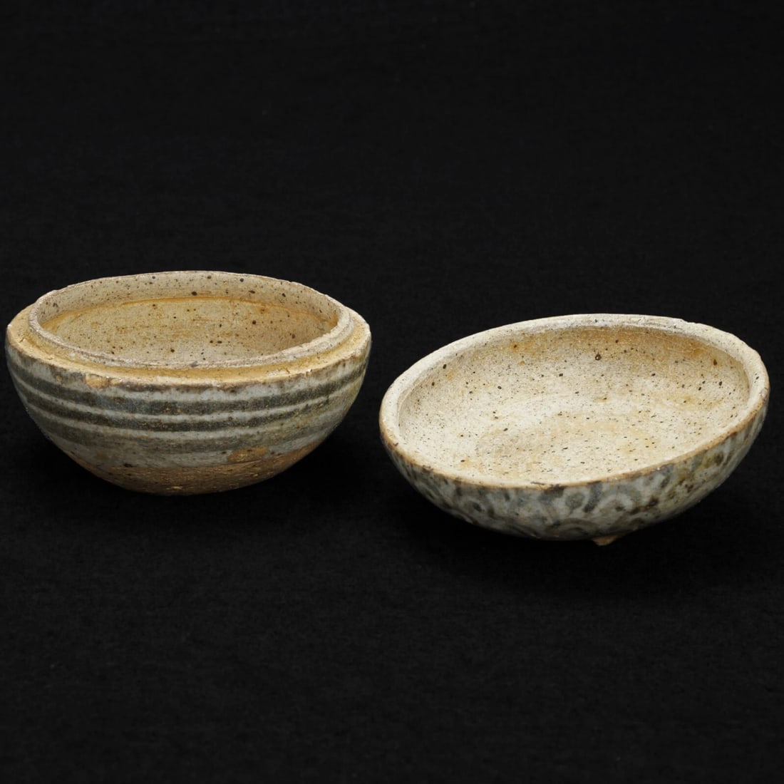 Thai Sawankhalok Stoneware Paste Box 15th C - 4