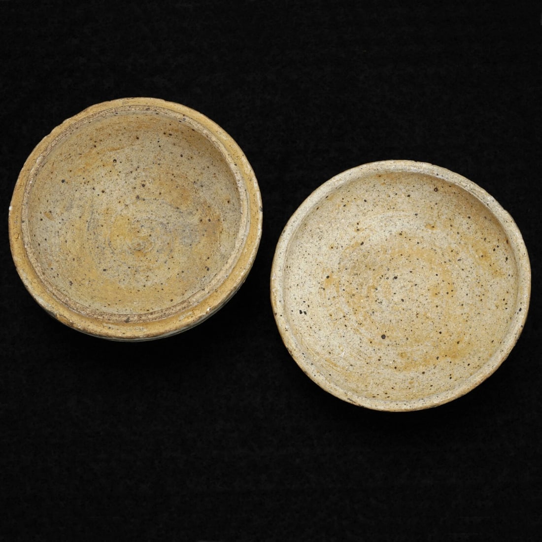 Thai Sawankhalok Stoneware Paste Box 15th C - 5