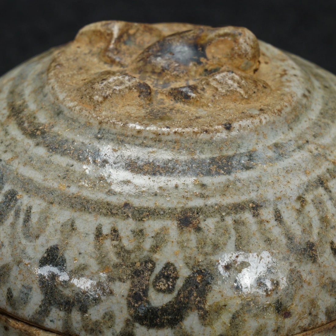 Thai Sawankhalok Stoneware Paste Box 15th C - 8