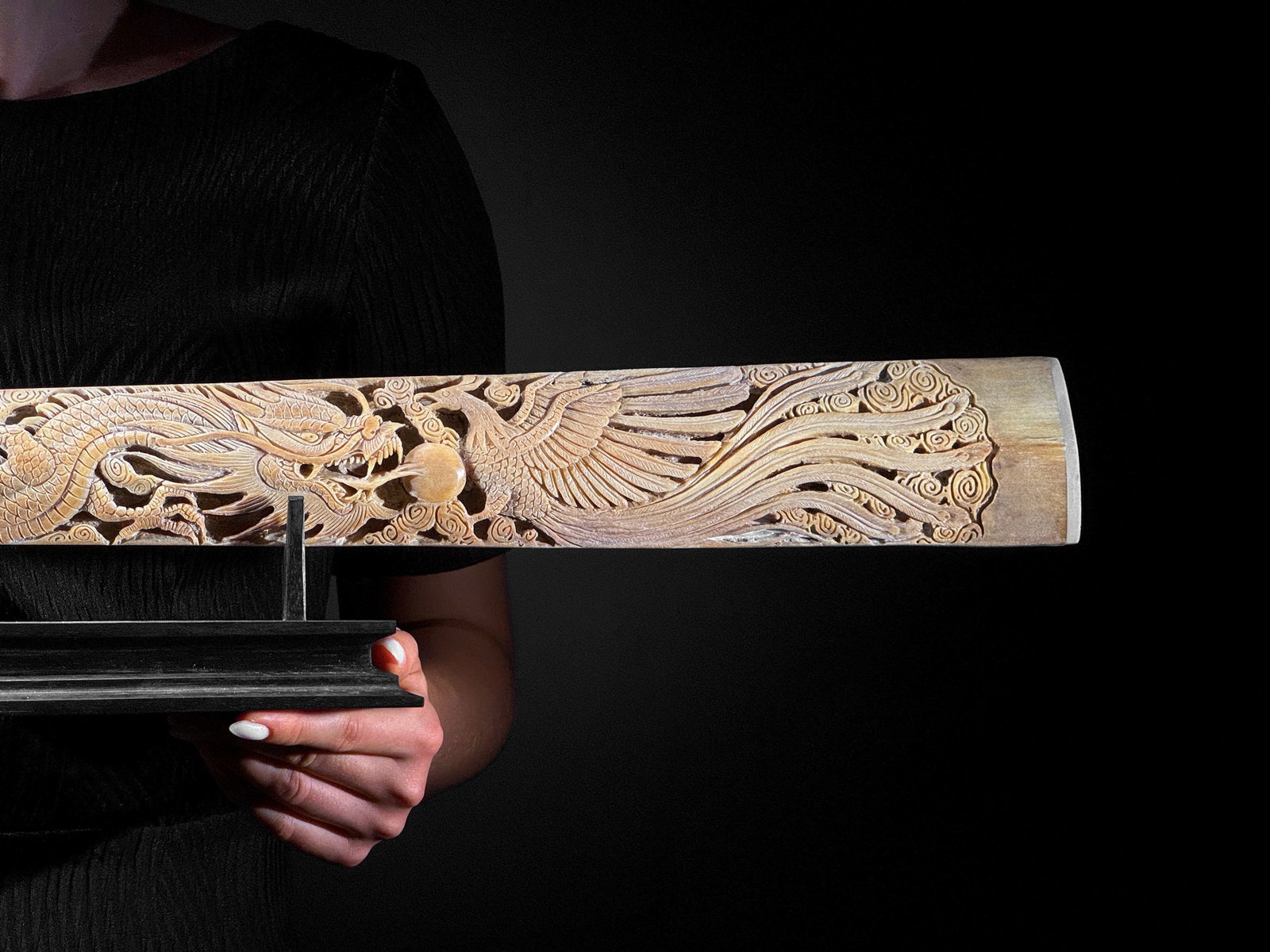 Impressive engraved swordfish rostrum - Dragon Phoenix motif - 10