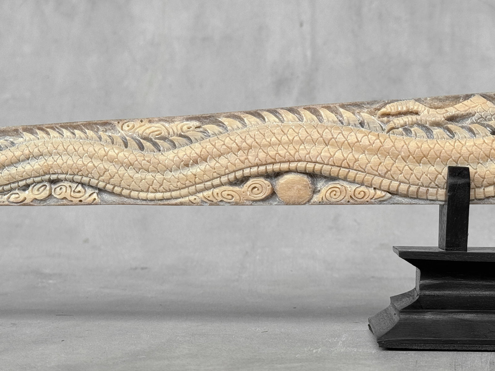 Impressive engraved swordfish rostrum - Dragon Phoenix motif - 6