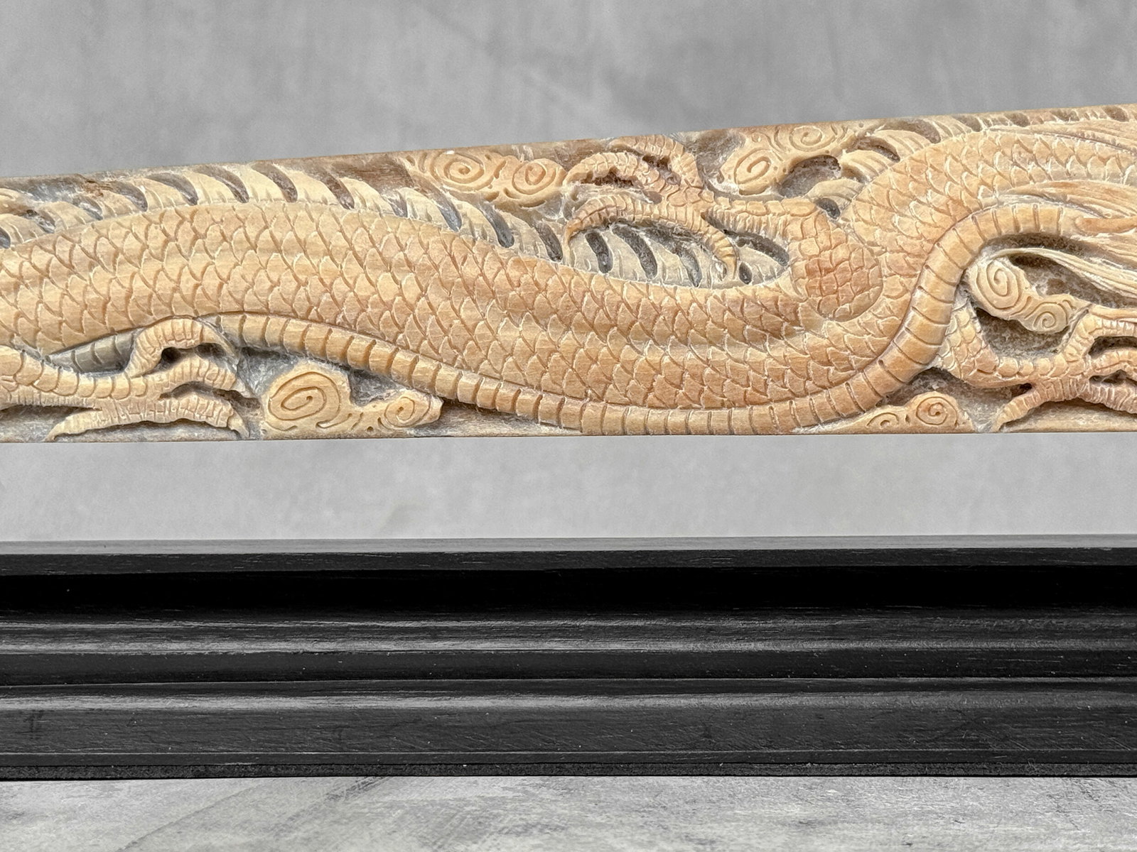 Impressive engraved swordfish rostrum - Dragon Phoenix motif - 7