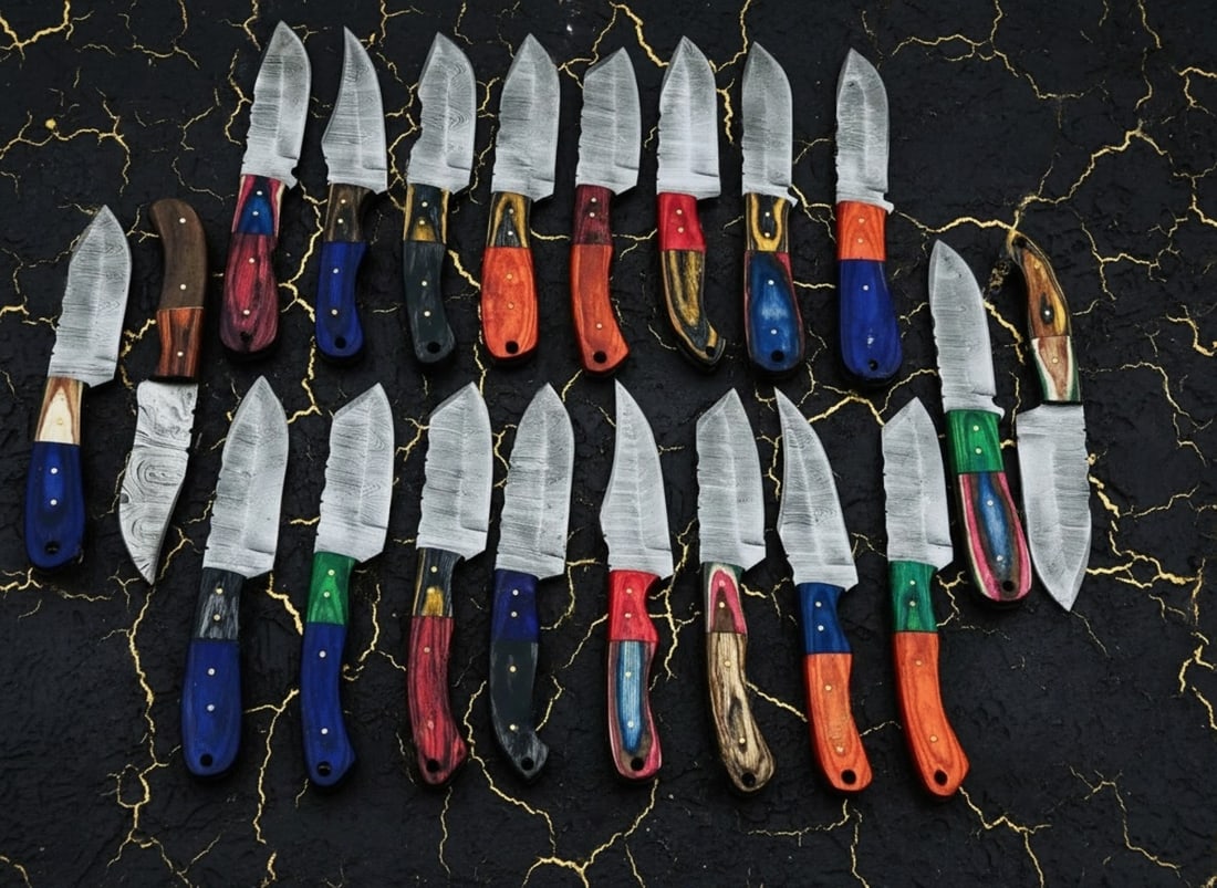 60pc Damascus Steel Utility Knife Set Full Tang Blades w/ Leather Sheaths: Title:60pc Damascus Steel Utility Knife Set Full Tang Blades w/ Leather Sheaths Description:This collection features 60 handmade Damascus steel full tang utility knives, showcasing diverse styles, bla