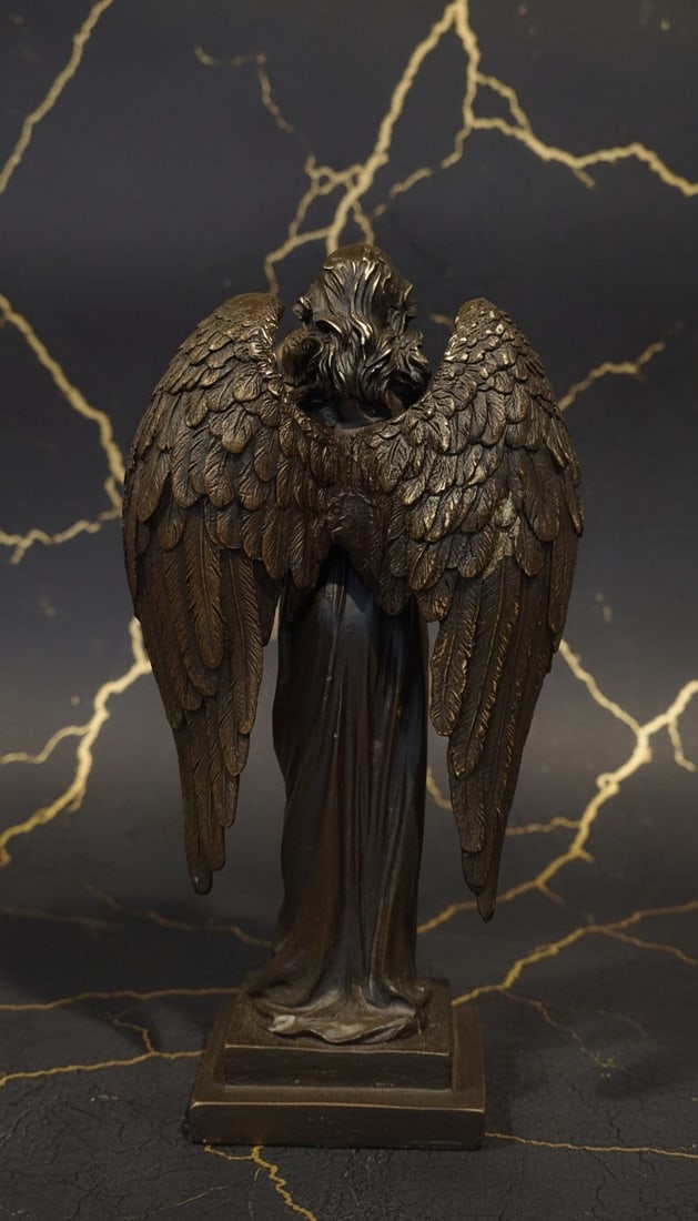 Fine Art Bronze Sculpture: Protective Angel and Child Figurine Signed A. Moreau - 4