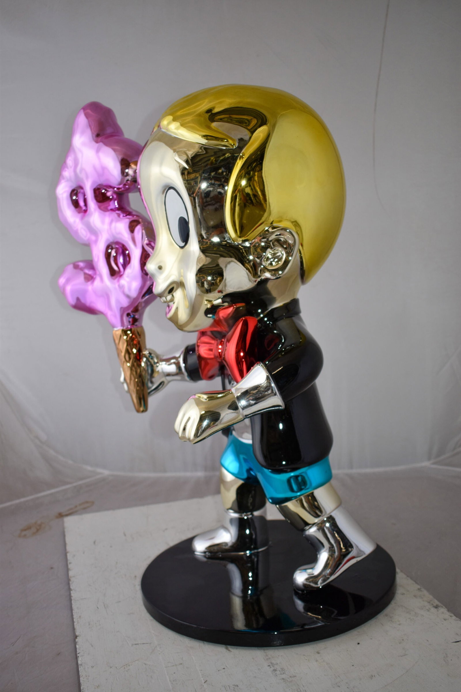 Cartoon Monopoly Boy with Money Cotton Candy Resin Statue Size: 15" x 24" x 31"H - 7