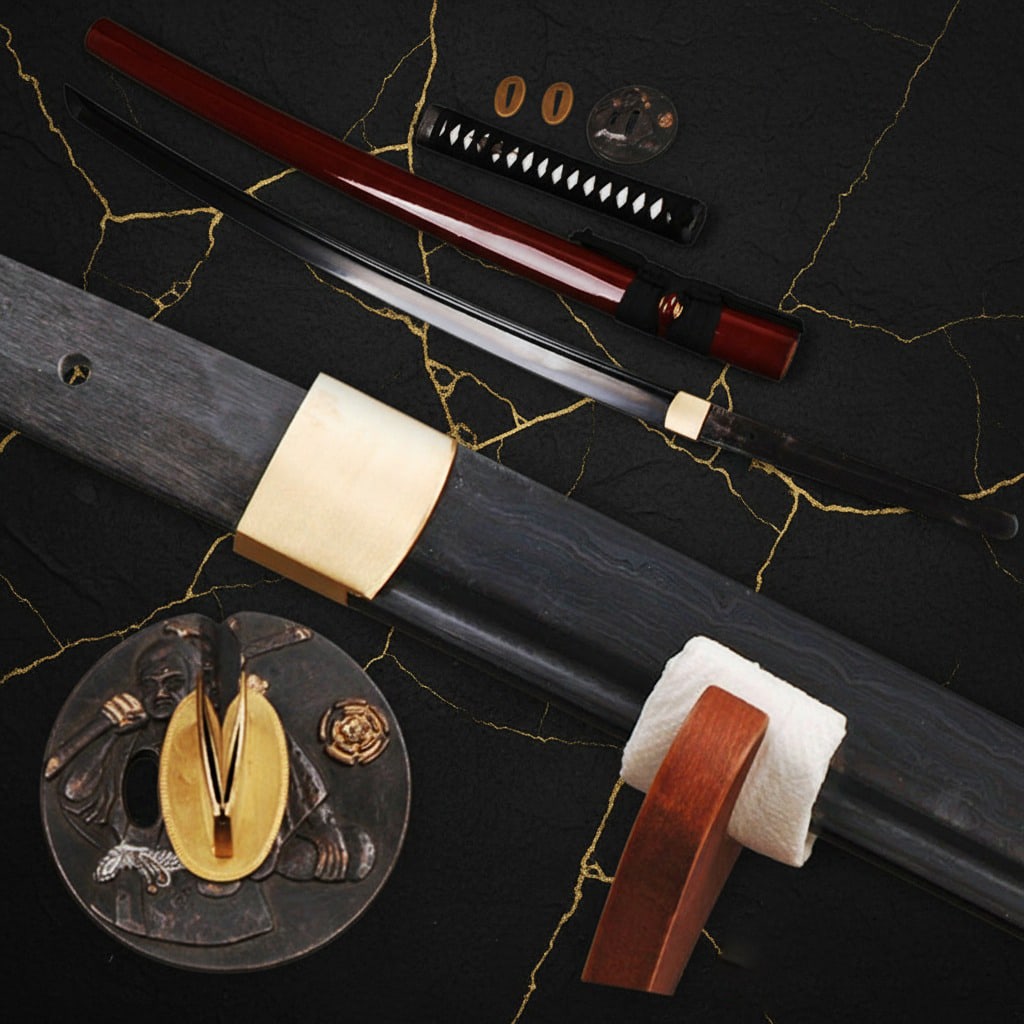 Hand-Forged 1095 Damascus Steel Katana Sharp Battle Ready Samurai Sword: Title:Hand-Forged 1095 Damascus Steel Katana Sharp Battle Ready Samurai Sword Description:This handcrafted Japanese-style sword features a blade forged from Damascus folded steel, utilizing 1095 steel